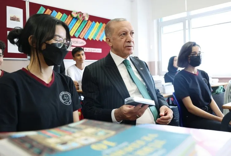 Son dakika: Başkan Erdoğan Sancaktepe'de öğrencilerle bir araya geldi! '100 kişilik okullar vardı'