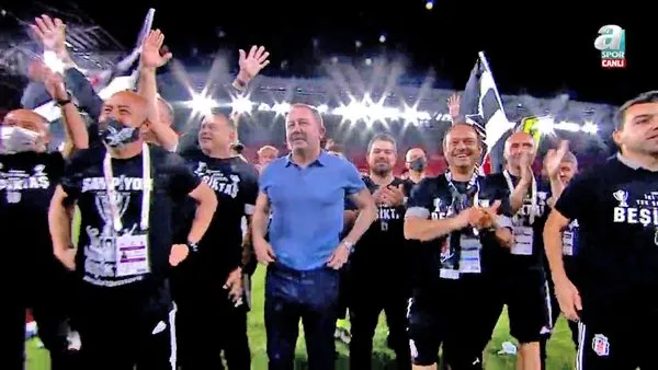 SON DAKİKA: Antalyaspor 0 - 2 Beşiktaş | Ziraat Türkiye Kupası'da Beşiktaş'ın oldu! İşte Sergen Yalçın ve futbolcuların kutlaması
