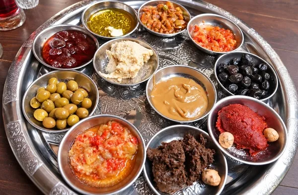 diyarbakirda-lezzetin-sirri-sumak-eksisinde-meftuneden-duvakli-pilava-48-lezzet-noktasiyla-gastronomi-rotasi-1792323259238.jpg