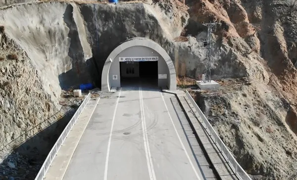 artvinde-atil-tunel-insa-edildi-mantar-uretim-merkezi-oldu-1731927388954.jpg