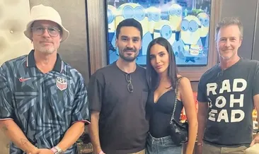 Brad Pitt ile hatıra fotoğrafı