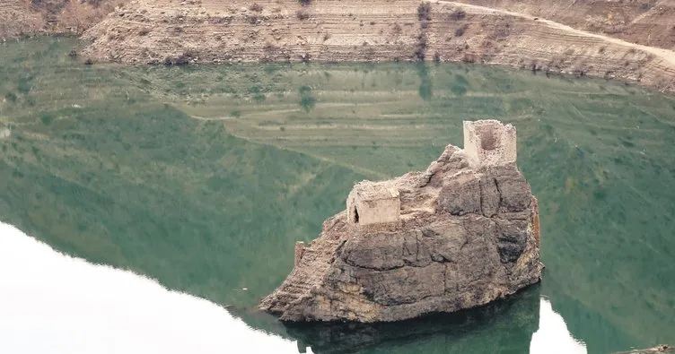 Baraj suları çekildi tarihi kale ortaya çıktı