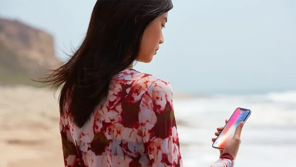 Apple yeni iPhone X'te ekran çıkıntısını kaldıracak!