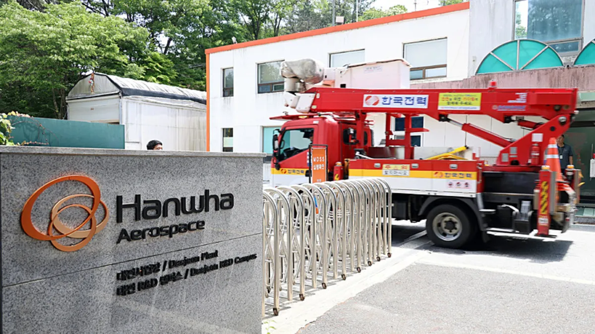 Güney Kore’de korkunç patlama: Roket yakıtı tesisi havaya uçtu! 5 ölü