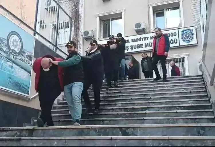 Araba satışında inanılmaz oyun: Noterde parmak basarak dolandırdı!