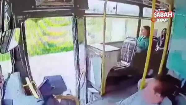 Adana'da feci olay! Kapısı açık seyreden otobüsten böyle düştü | Video