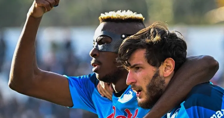 Serie A’da lider Napoli, Spezia’yı ikinci yarıda bulduğu gollerle yendi