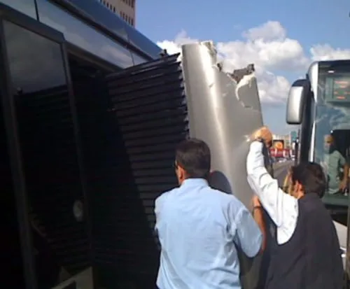 Metrobüsün başına bu da geldi