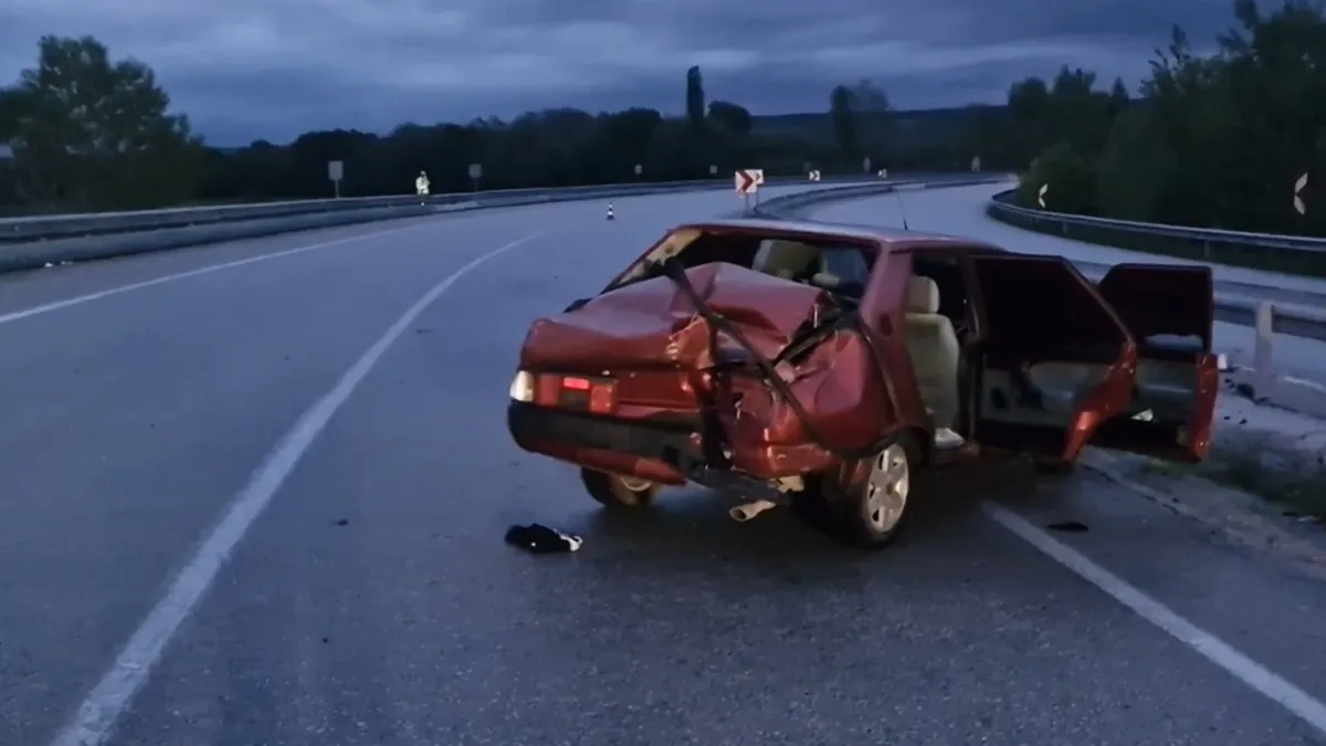 Çorum’da otomobil bariyerlere çarptı: 2 yaralı Çorum’da otomobil bariyerlere çarptı: 2 yaralı