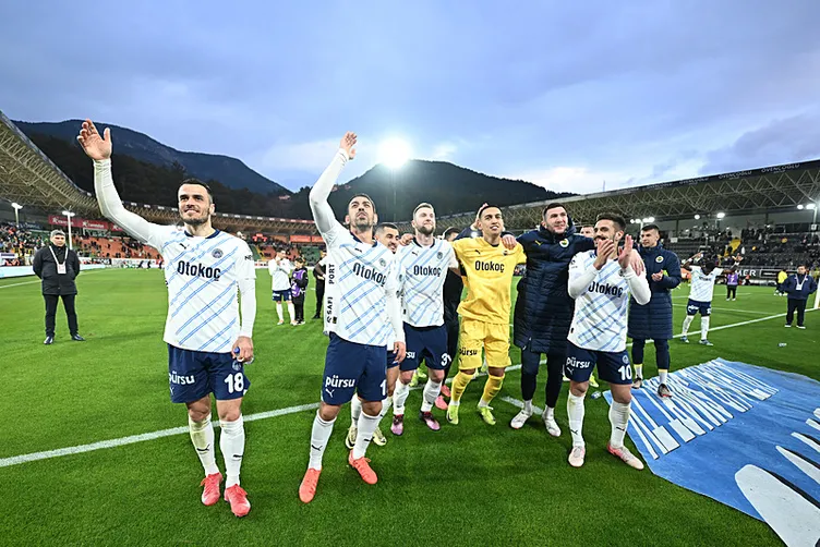 Son dakika haberi: Fenerbahçe’de beklenen ayrılık kapıda! İşte yeni adresi...