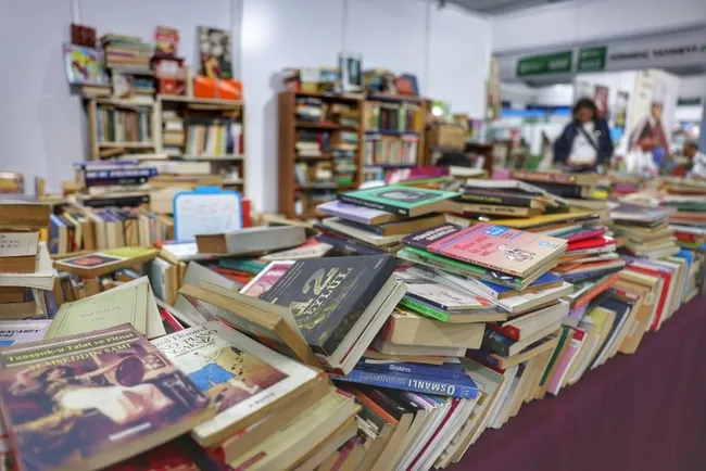 15-kocaeli-kitap-fuari-kapilarini-aciyor-1759434565633.jpeg
