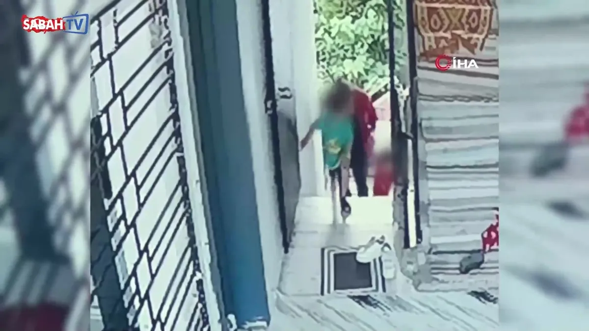 Balkon demirlerine tutundu, elektrik akımına kapıldı: 1,5 yaşındaki Yamaç yaşam mücadelesini kaybetti | Video videosunu izle Balkon demirlerine tutundu, elektrik akımına kapıldı: 1,5 yaşındaki Yamaç yaşam mücadelesini kaybetti | Video videosunu izle