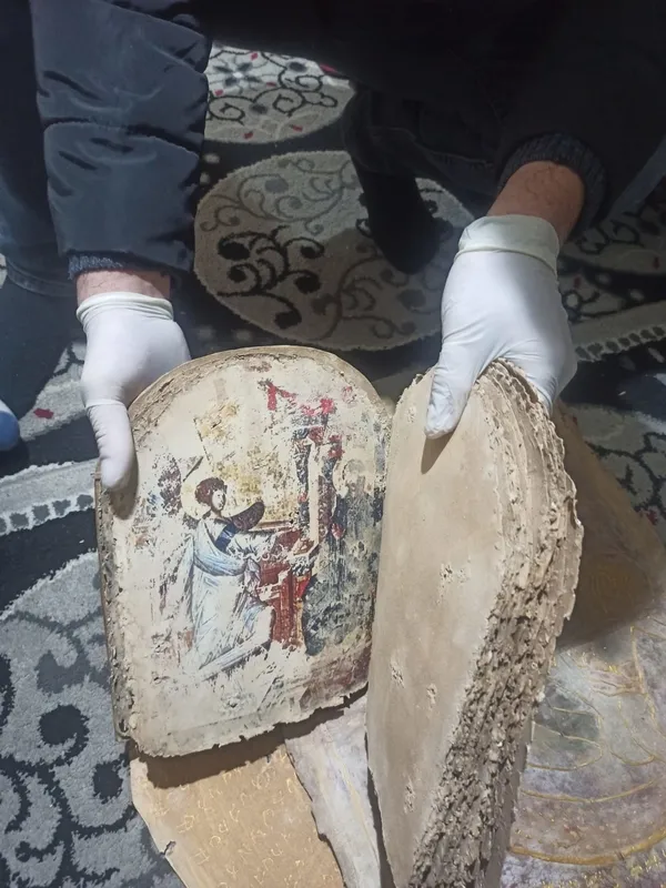 sanliurfada-2-milyon-dolar-degerinde-tarihi-eser-ele-gecirildi-1639994069639.jpg