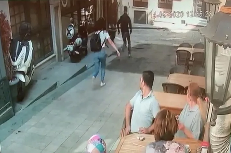 Taksim'de sokakta yürüyen genç kız, neye uğradığını şaşırdı!