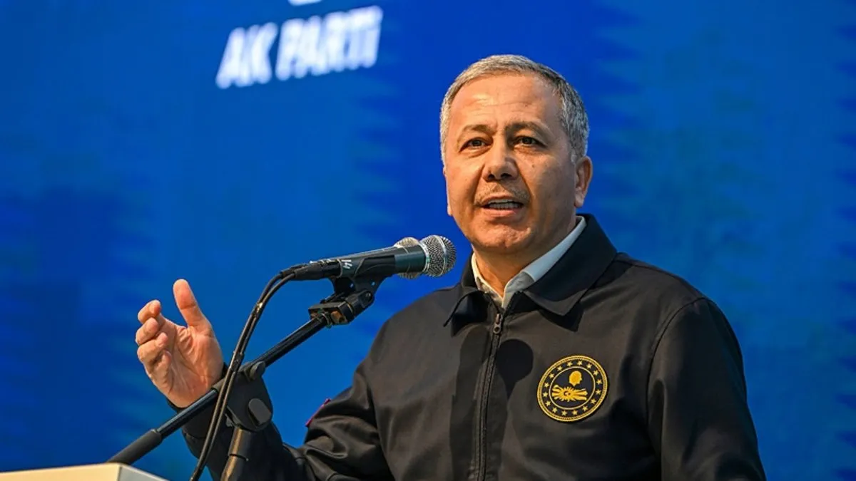 İçişleri Bakanı Ali Yerlikaya Kilis’te Vefa Buluşması’nda konuştu İçişleri Bakanı Ali Yerlikaya Kilis’te Vefa Buluşması’nda konuştu