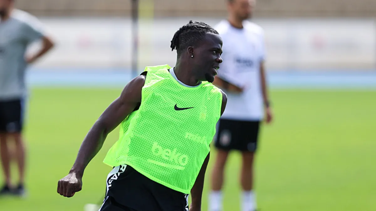 Junior Olaitan’dan Beşiktaş itirafı: “Benim için bir hayaldi” Junior Olaitan’dan Beşiktaş itirafı: “Benim için bir hayaldi”