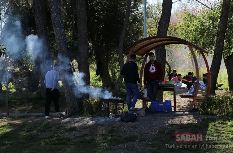 İstanbullularla yarışan Adanalılar, mesire alanlarını doldurup, piknik yaptı!