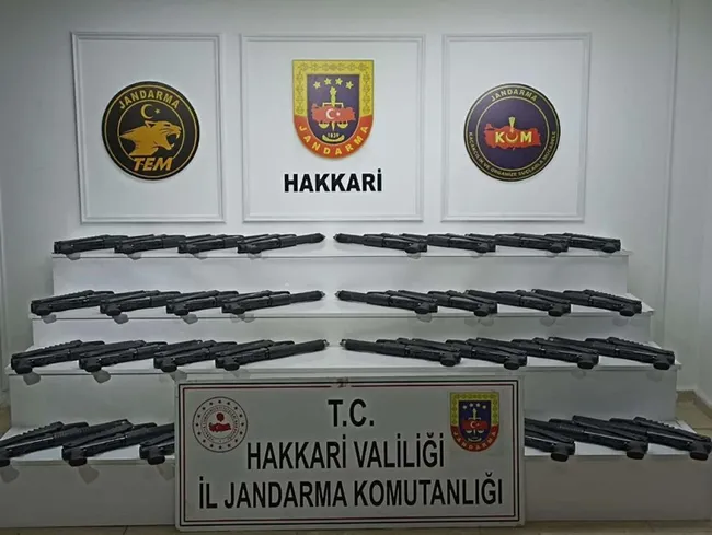 hakkaride-operasyon-cok-sayida-av-tufegi-ele-gecirildi-1639844146497.jpg