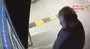 Havalimanı otoparkındaki otomatik ödeme cihazını böyle tekmeledi | Video