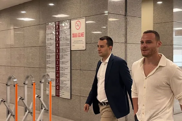 son-dakika-haberi-ahbap-sorusturmasinda-eda-ece-kerem-bursin-ve-irem-helvacioglunun-savcilik-ifadeleri-ortaya-1785503887180.jpg