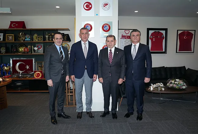 dursun-ozbekten-hacisomanoglunda-portekiz-daveti-rivada-buzlar-eridi-1788847312002.jpg