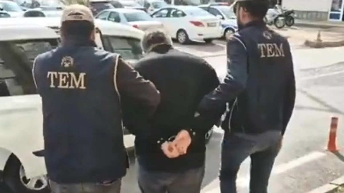 Kayseri’de FETÖ’den aranan 3 kişi kıskıvrak yakalandı! Kayseri’de FETÖ’den aranan 3 kişi kıskıvrak yakalandı!