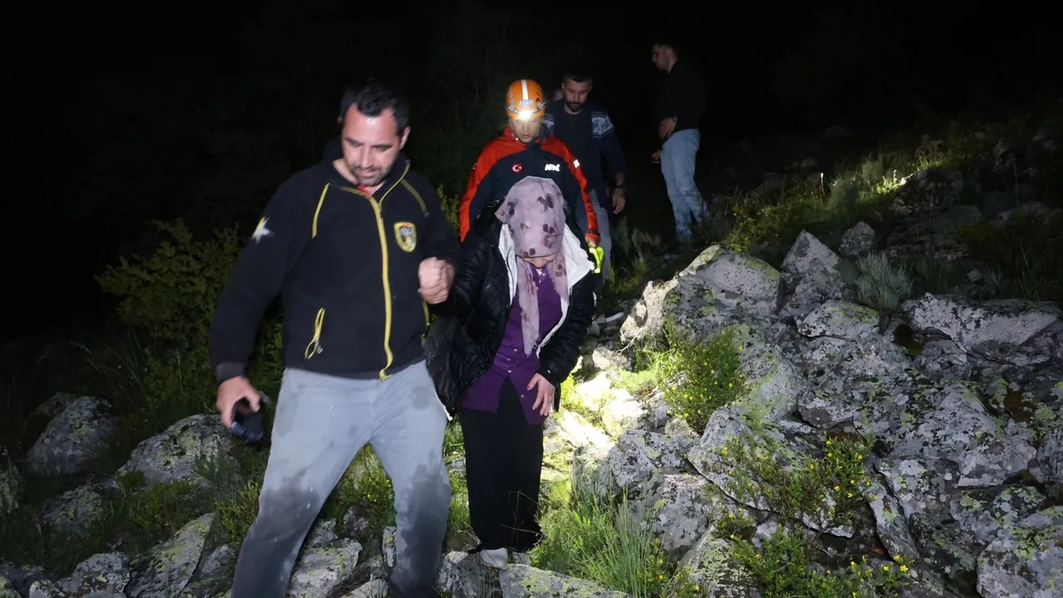 Top Tepede mahsur kalan kadın 2 saatte kurtarıldı Top Tepede mahsur kalan kadın 2 saatte kurtarıldı