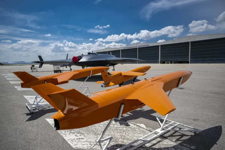 Görünmez uçak ANKA-3 ilk kez piste çıktı! Heyecanlandıran görüntüler: İşte yerli ve milli silahları