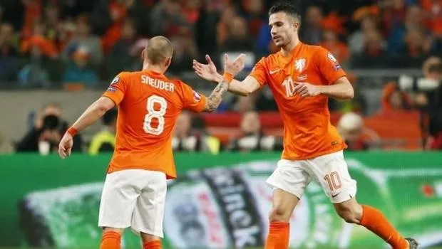 Van Persie’den Sneijder’e derbi mesajı!