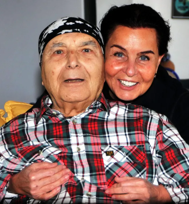 Son dakika: Fatma Girik Memduh Ün’e kavuştu! Usta oyuncunun vasiyeti yerine getirildi!