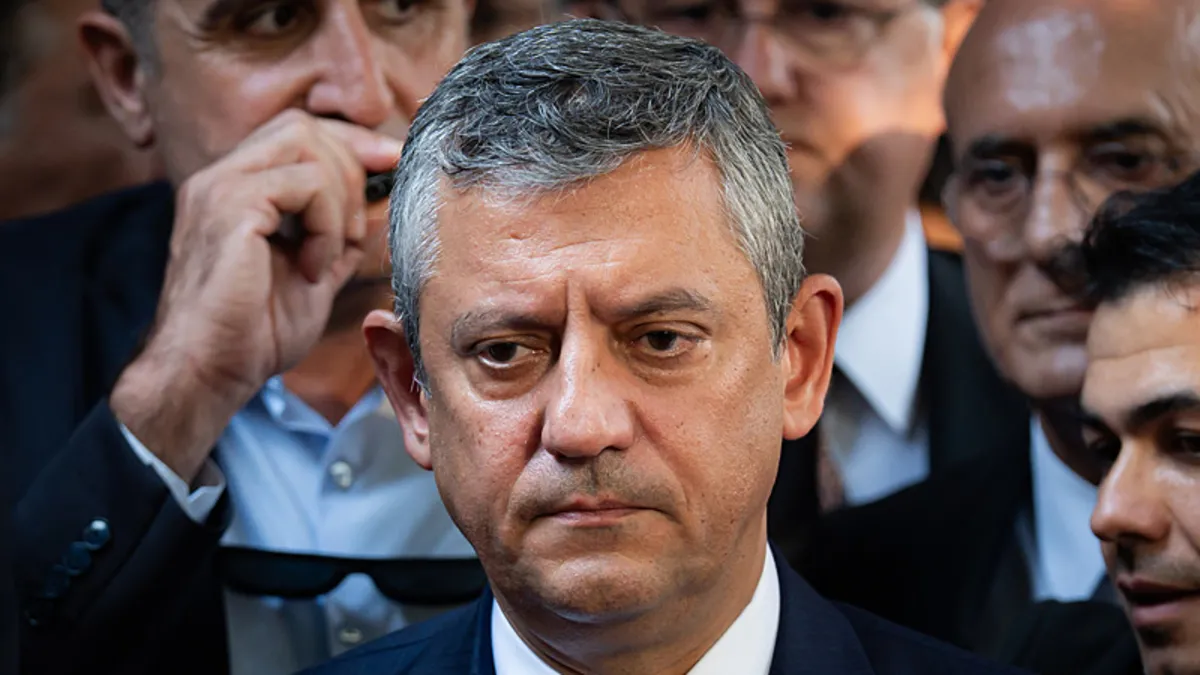 SON DAKİKA… Özgür Özel Türkiye’yi yine şikayet etti! Bu kez İtalya’dan yardım istedi: Ülkesini düşmanca sözlerle hedef aldı... haber görseli