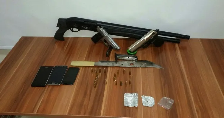 Kayseri’de araç aramasında ruhsatsız silah ve uyuşturucu yakalandı