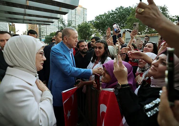 ABD'ye giden Başkan Erdoğan’a New York’ta sevgi seli! İnsanlar Türkevi'ne akın etti