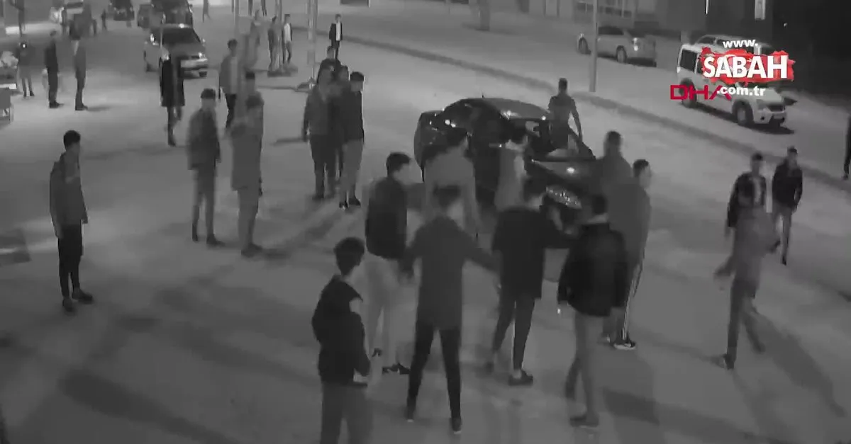 Konya Da Tas Sopa Sandalye Ve Doner Bicakli Kavga Kamerada Video Videosunu Izle Sabah Tv