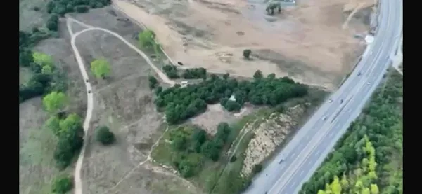 istanbulda-uyusturucu-saticilarinin-akil-almaz-oyunu-piknik-yapma-susuyle-uyusturucu-satisi-drone-takibine-tak-1787816052483.jpg