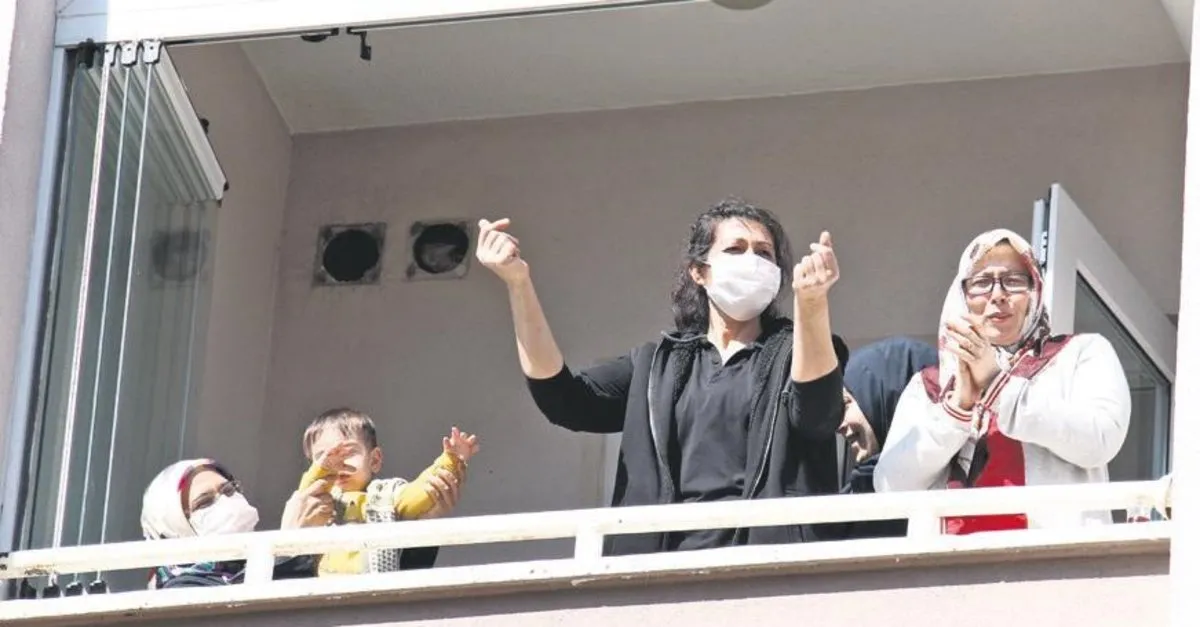 Ankarali Coskun Dan Balkon Konseri Ankara Baskent Haberleri