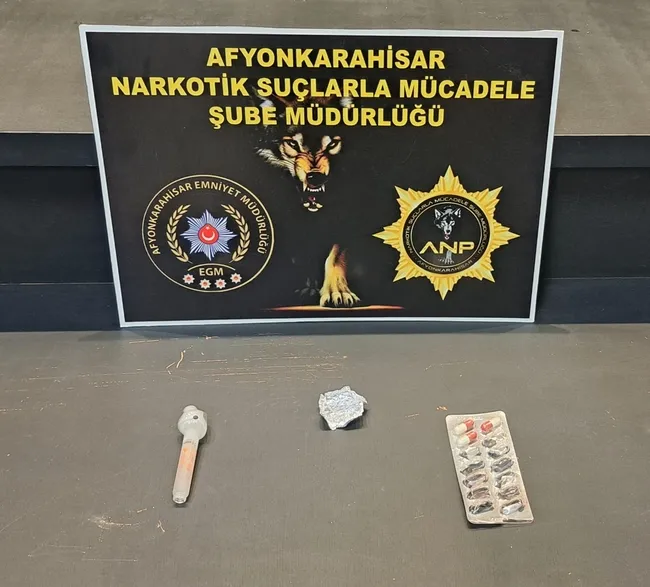 afyonda-duzenlenen-uyusturucu-operasyonda-13-kisi-yakalandi-1734443003015.jpg