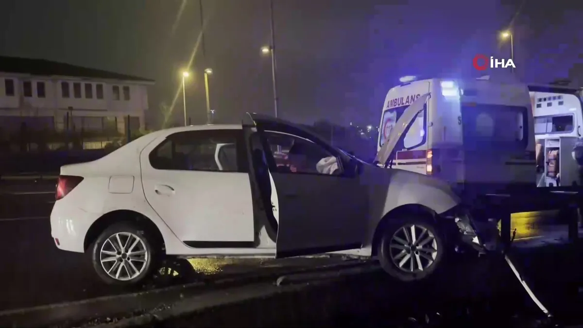 Eyüpsultan’da bir araç bariyerlere girdi: 3 kişi yaralandı | Video videosunu izle Eyüpsultan’da bir araç bariyerlere girdi: 3 kişi yaralandı | Video videosunu izle