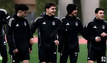 Beşiktaş’ta Salih Uçan’dan gençlere jest!
