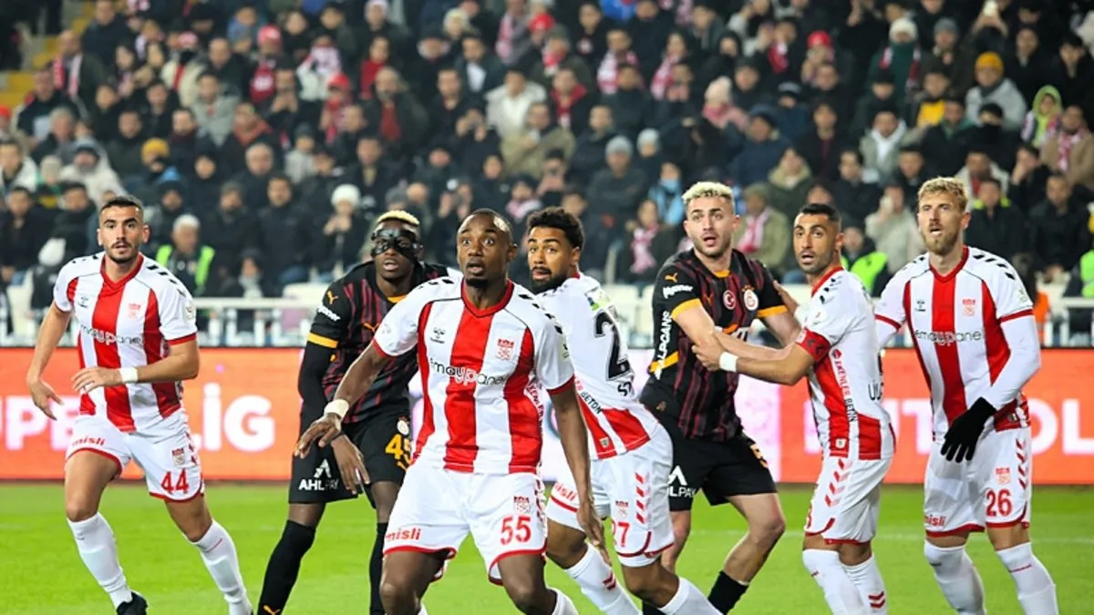 Galatasaray - Sivasspor | Karşılaşma öncesi Cimbom'un 11'i belli oldu