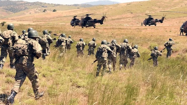 Mehmetçik, teröristlerin kale olarak gördüğü Çemçö mağarasına girdi