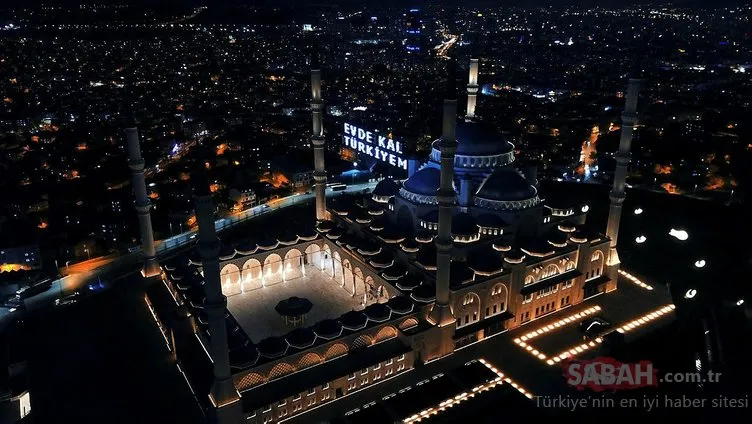 Çamlıca Camisi’nin Ramazan mahyası havadan görüntülendi