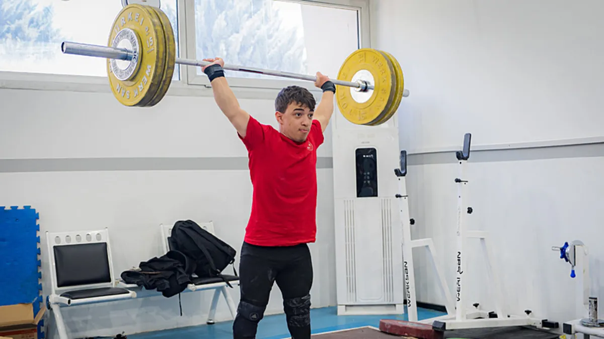 Milli halterci Yiğit Erdoğan’dan bronz madalya! Milli halterci Yiğit Erdoğan’dan bronz madalya!