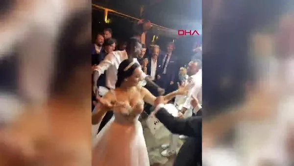 Adana Demirspor'lu futbolcu Mario Balotelli'den düğünde çiftetelli şov