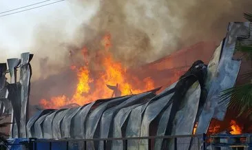 Samsun'da bebek bezi fabrikasında yangın çıktı! Ekiplerin müdahalesi sürüyor #samsun