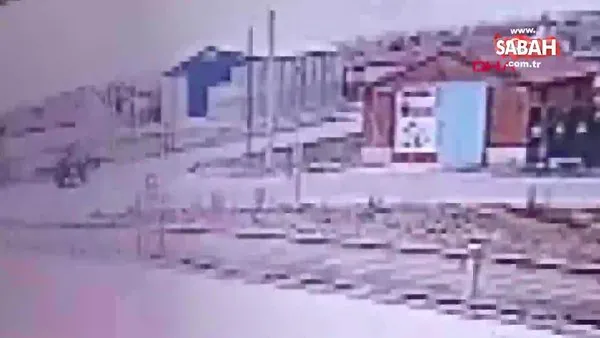 Takla atan kamyonetten fırlayan sürücü evin çatısına uçtu | Video
