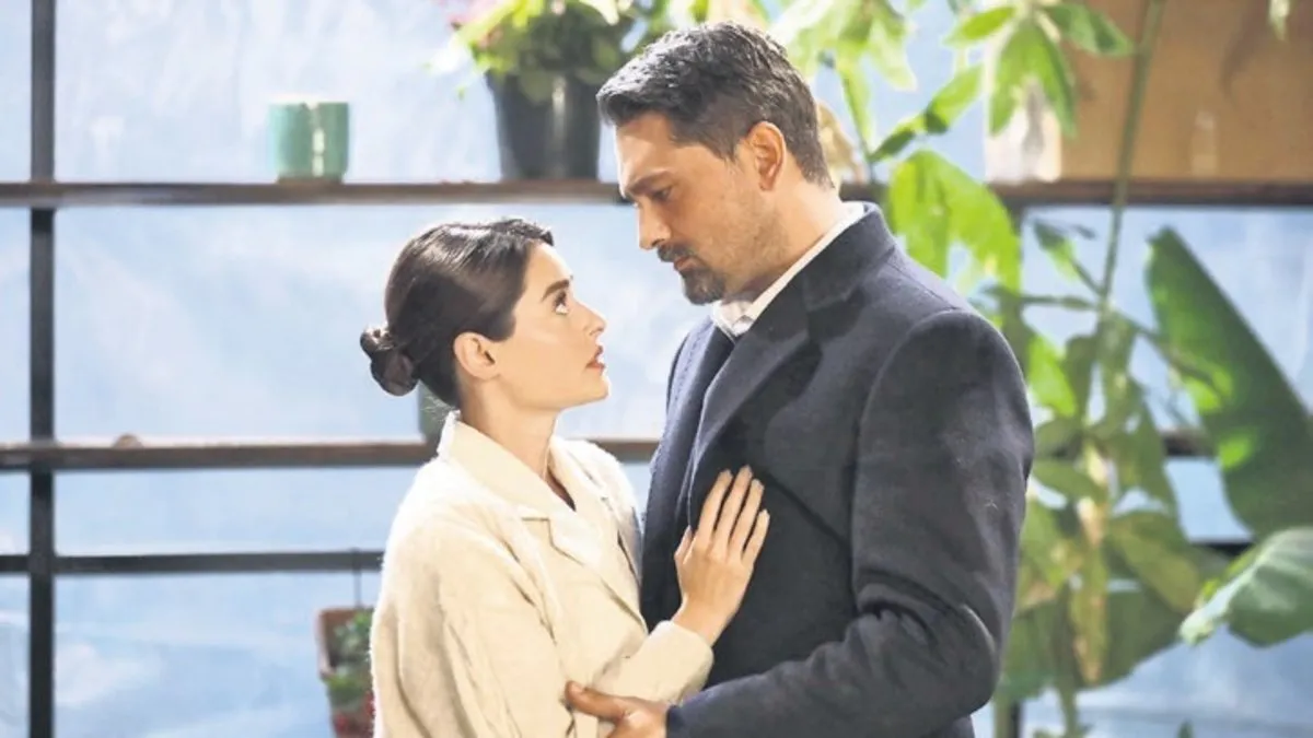 'Aynadaki Yabancı'da taşlar yerinden oynuyor 'Aynadaki Yabancı'da taşlar yerinden oynuyor