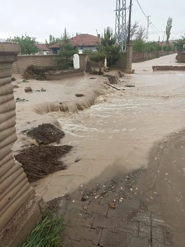 develiyi-once-dolu-sonra-sel-vurdu-1780825100538.jpg