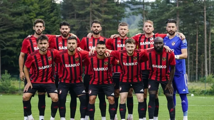 Son dakika haberleri: Derbi sonrası şampiyonluk tahmini değişti! 2 puan farkla zafere ulaşacak