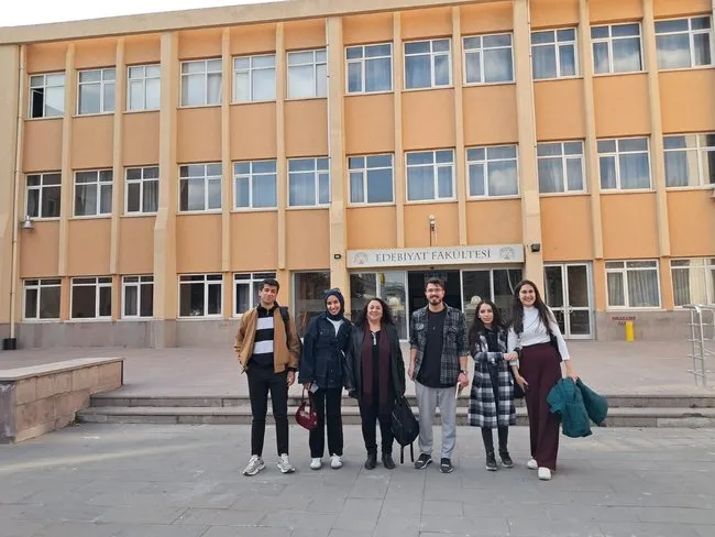 Sevil Köse Kütüphane